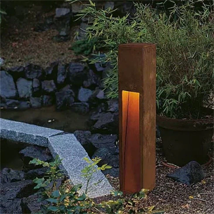 Corten plieno šviesos dėžutė
