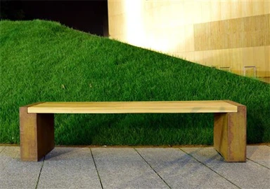 Modernus sodo suoliukas