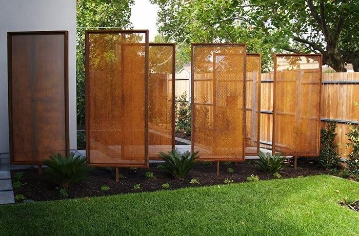 Courtyard Screens Color