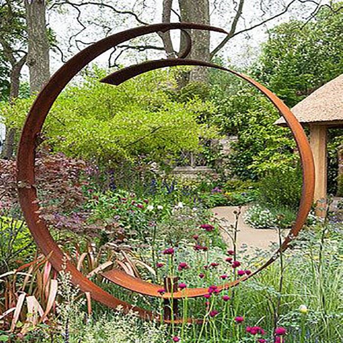 Eye-catching Rustic Garden Ornaments For Park Holiday