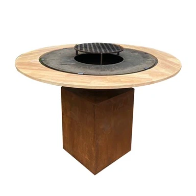 Grilis ant grotelių ugnies duobės barbekiu