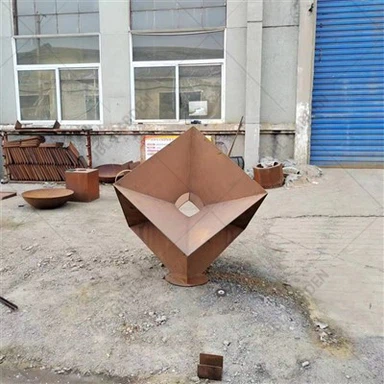 Skulptūra, pagaminta iš Corten plieno