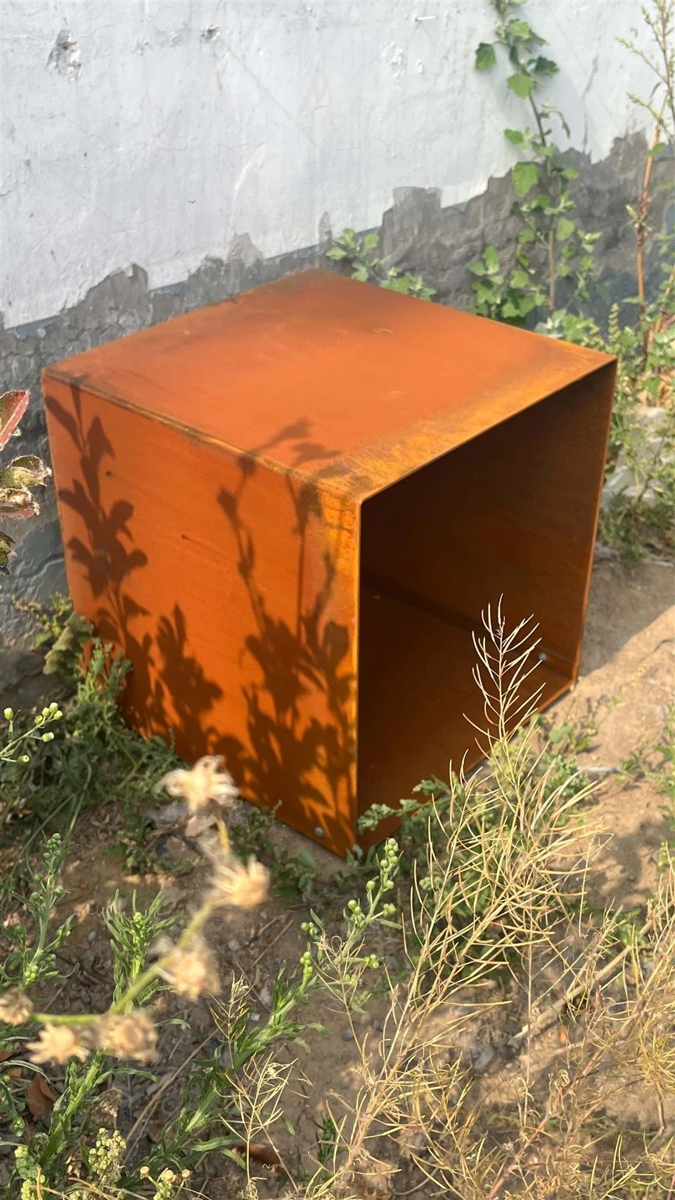 Nuostabi Corten plieno malkų parduotuvė
